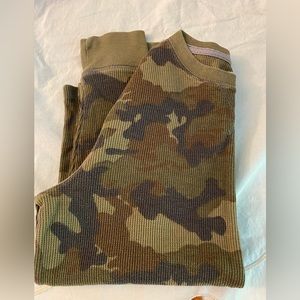 Boys size large 14/16 thermal shirt